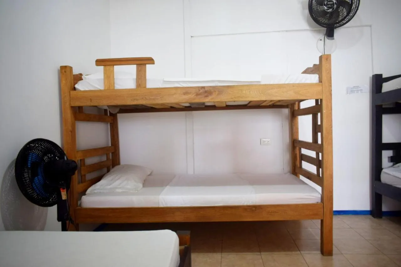Hostel Hosting And Travel Services 420 Cartagena
