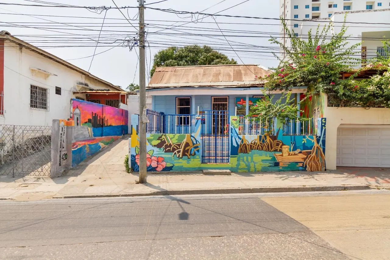 Hostel Hosting And Travel Services 420 Cartagena