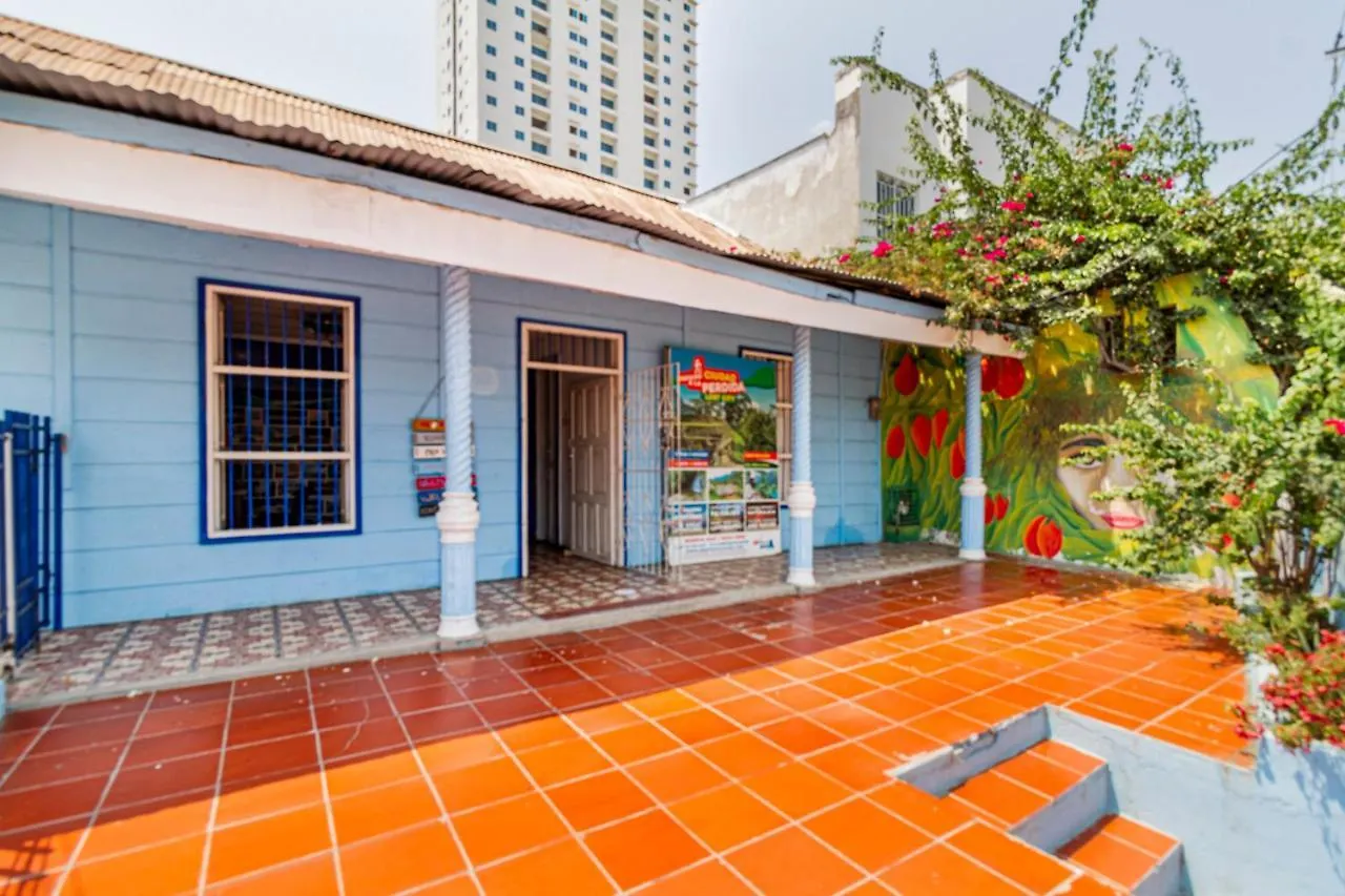 Hostel Hosting And Travel Services 420 Cartagena