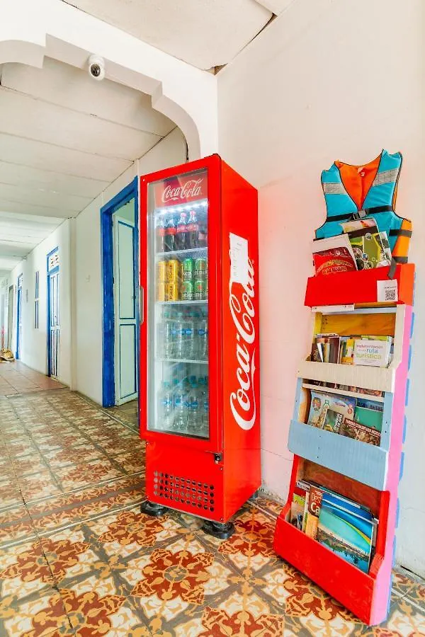 Hostel Hosting And Travel Services 420 Cartagena