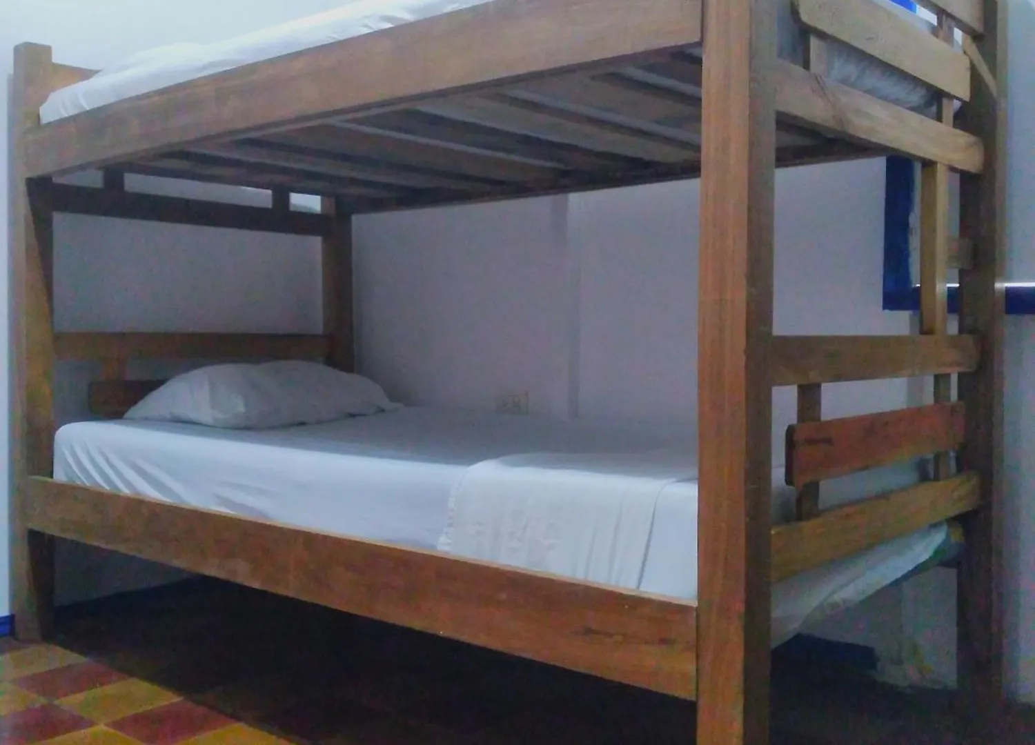 Hosting And Travel Services 420 Cartagena  0*,